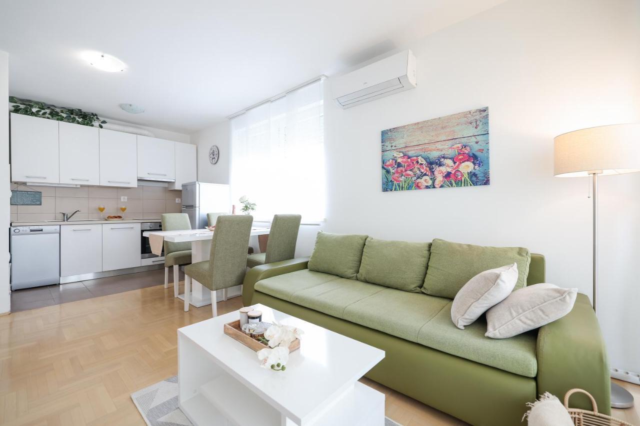 Cozy Niko Apartment - Private Parking And Balcony Задар Екстериор снимка
