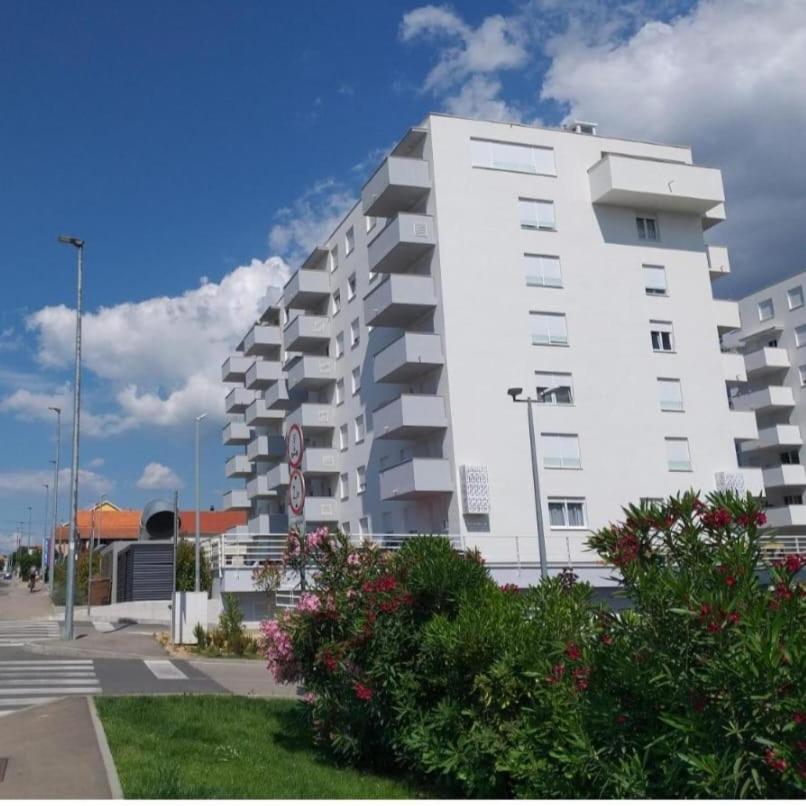 Cozy Niko Apartment - Private Parking And Balcony Задар Екстериор снимка